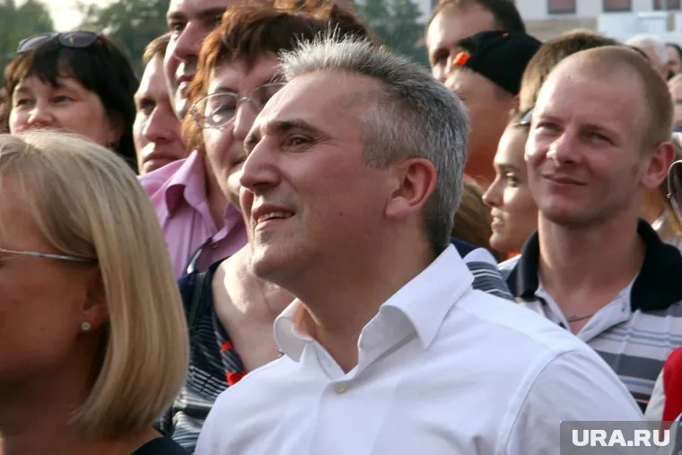 Моор фотографируется с жителями Тюмени на праздновании Дня города