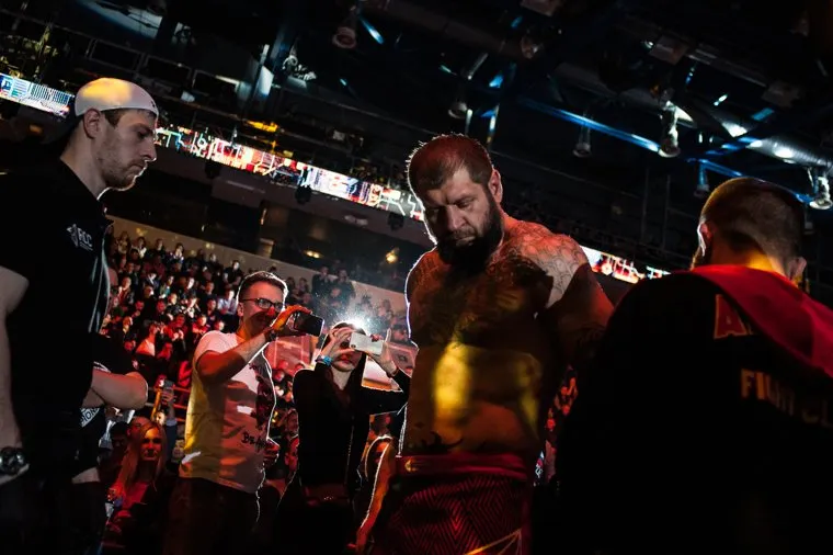 Турнир по смешанным единоборствам RCC2: Russian Cagefighting Championship в КРК "Уралец". Екатеринбург