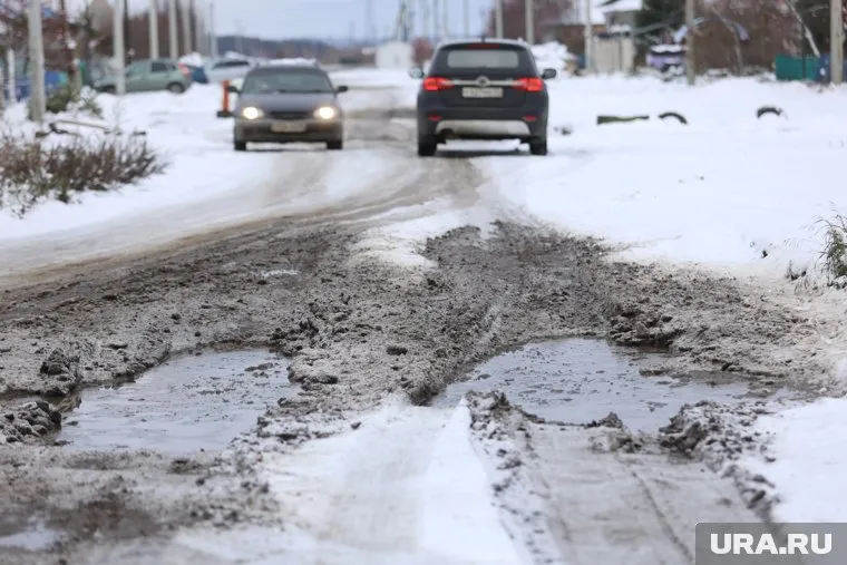 Жители Тюменского района отказались от планов голодовки после обещаний властей построить дороги