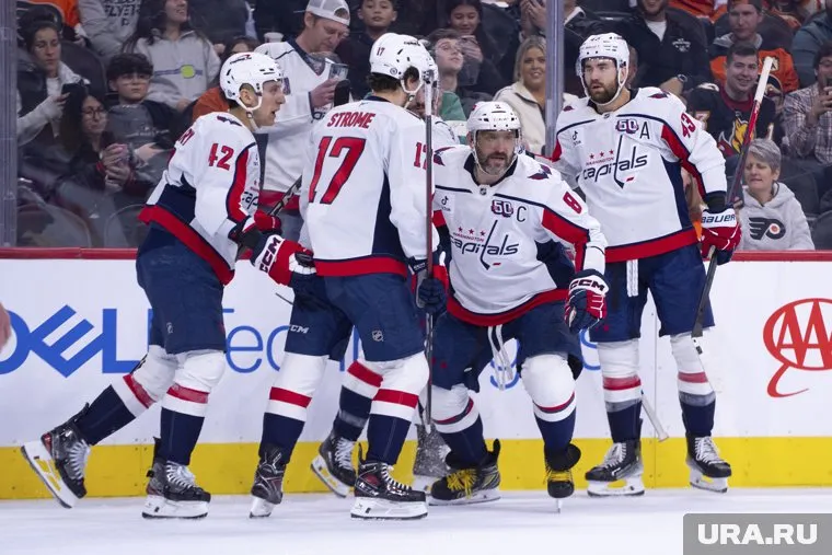 Всего 15 шайб осталось забросить Александру Овечкину, чтобы повторить рекорд Гретцки