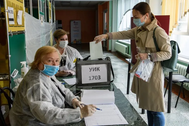 Голосование на УИК №1702 и №1703. Екатеринбург