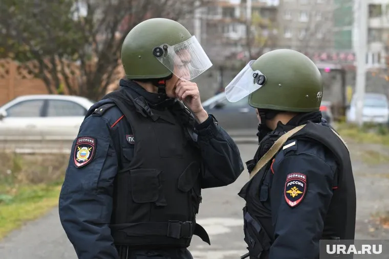 Российским силовикам в скором будущем, возможно, разрешат выезжать за рубеж
