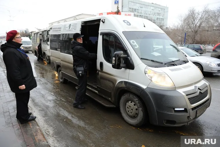 Пока маршрутки не работают в системе ГЛОНАСС, чиновникам придется лично следить за их работой