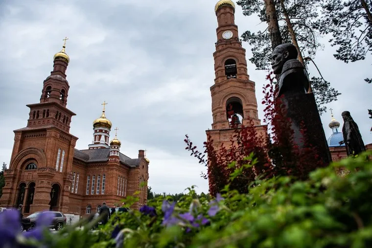 Среднеуральский женский монастырь в честь иконы Пресвятой Богородицы «Спорительница хлебов». Свердловская область, Среднеуральск