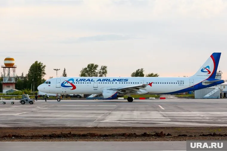 Самолет Airbus А321 — 1999 года выпуска (архивное фото)