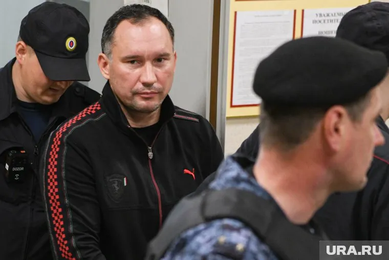Обвинение считает Евгения Шурманова причастным к мошенническим преступлениям