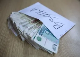 Супруга замначальника ЮУЖД попалась на крупных взятках