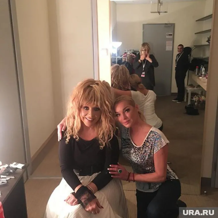 Анастасия Волочкова стала специальной гостьей вечера Аллы Пугачевой