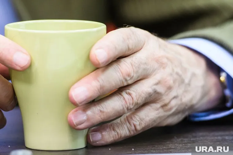 На пожилую женщину опрокинули кружку с кипятком