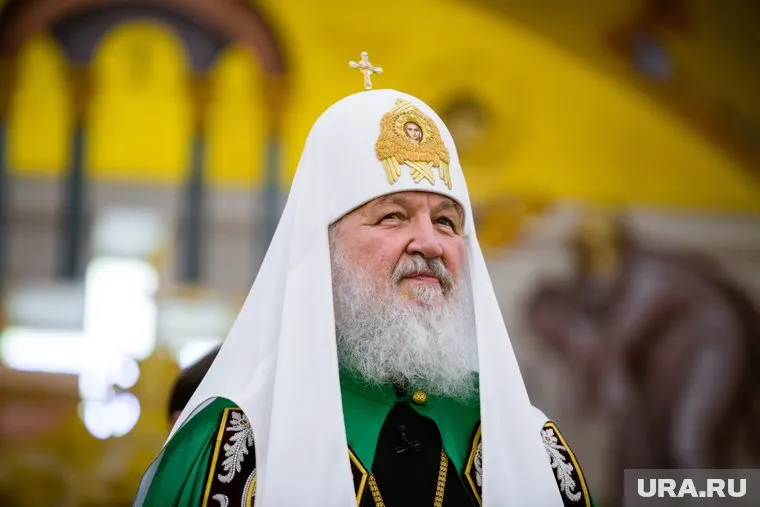 Патриарх Кирилл попросил состоятельных верующих поддержать священников