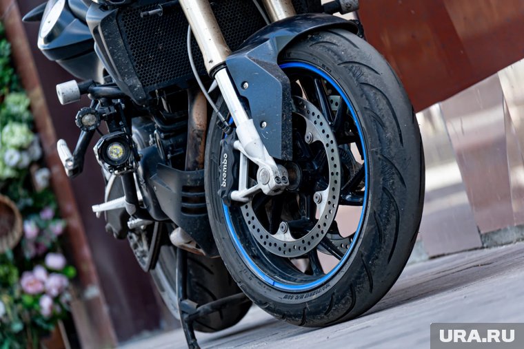 Управлял с разрешения родителей: в Кургане подросток разбился на мотоцикле. Фото