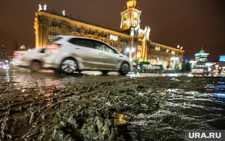 Народные избранники не считают грязь на улицах Екатеринбурга срочной проблемой
