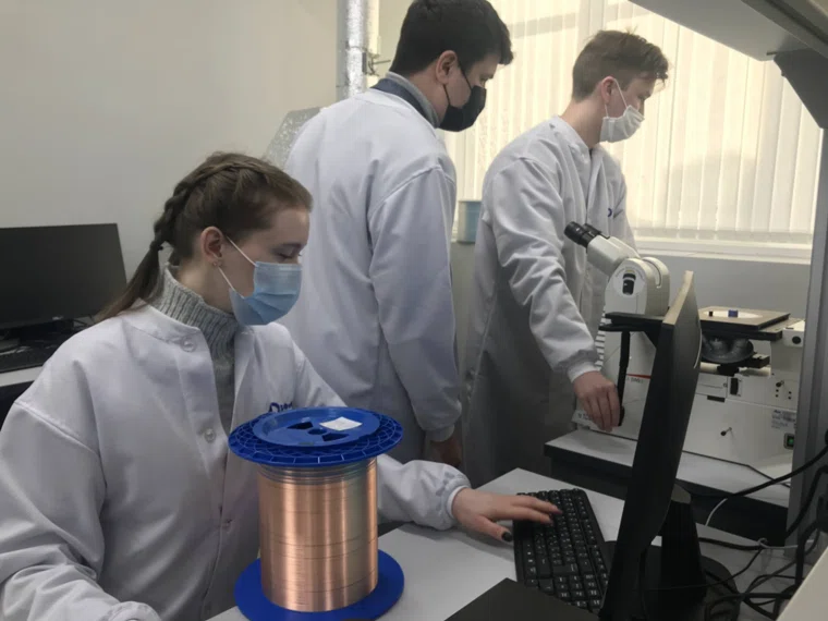 В этом году у школы появятся две новые лаборатории и свое конструкторское бюро оптического приборостроения