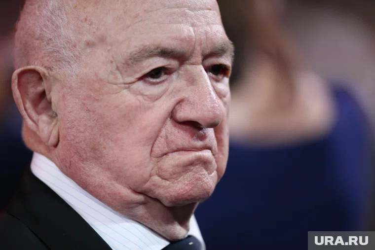 Симонян заявил, что ему неловко из-за своего долголетия