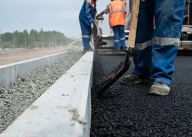 В Кургане новые бордюры могут рассыпаться из-за грузовиков