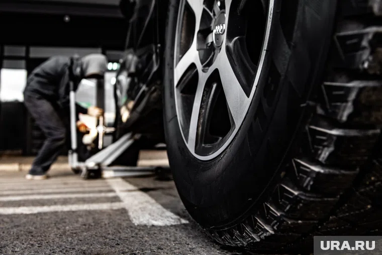 В автосервисе в Кургане делают шиномонтаж