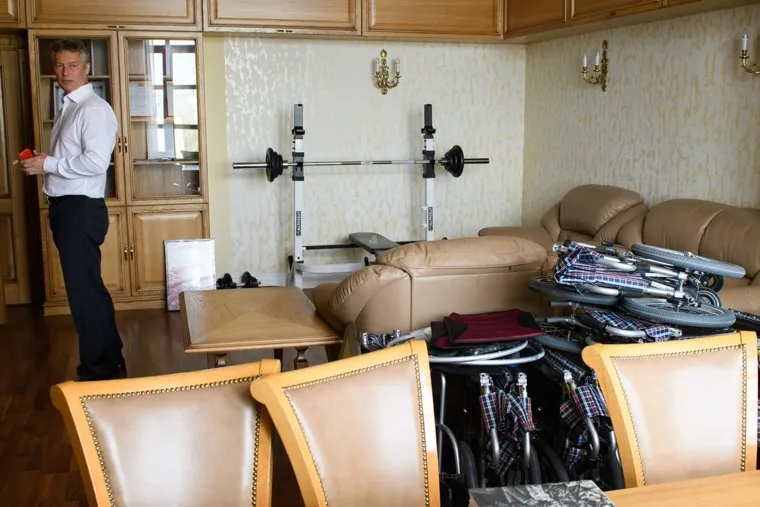 Заседание городской Думы Екатеринбурга и уход Евгения Ройзмана, ройзман евгений, штанга, инвалидные коляски