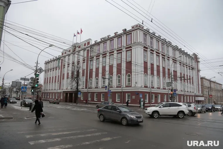 У экспертов возникли вопросы, почему сведения о доходах депутатов появились в открытом доступе в пятницу вечером