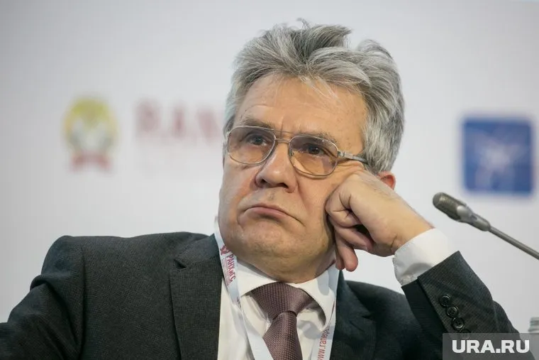 Члены РАН должны иметь активную политическую позицию, чтобы вернуть признание академии, считает Александр Сергеев