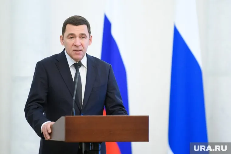 Евгений Куйвашев расписывал план действий в местной администрации