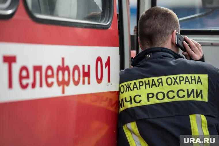 Огонь охватил 400 квадратных метров