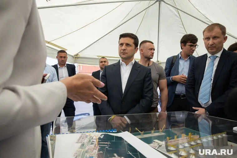 Владимир Зеленский предложил лишить Севастополь особого статуса