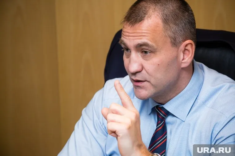 В соцсетях заметили сходство главы Сургутского района Андрея Трубецкого с известным рэпером