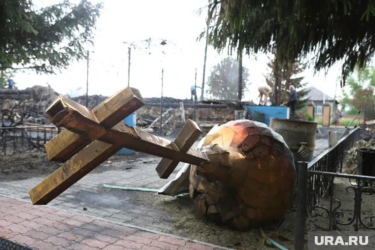 Украинские националисты подожгли скит, отступая на юг