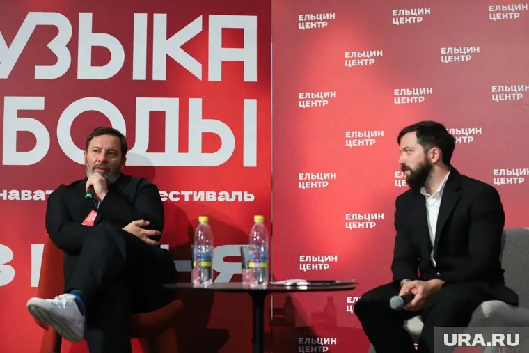 Сергей Минаев сравнил антиковидный проход в курганском ТРЦ «Рио» с загоном для животных