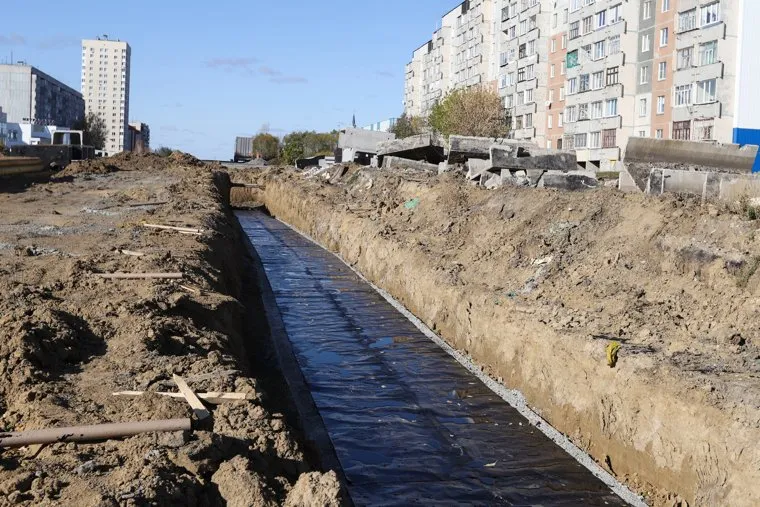 Строительные работы автодороги на проспекте Мальцева. Курган