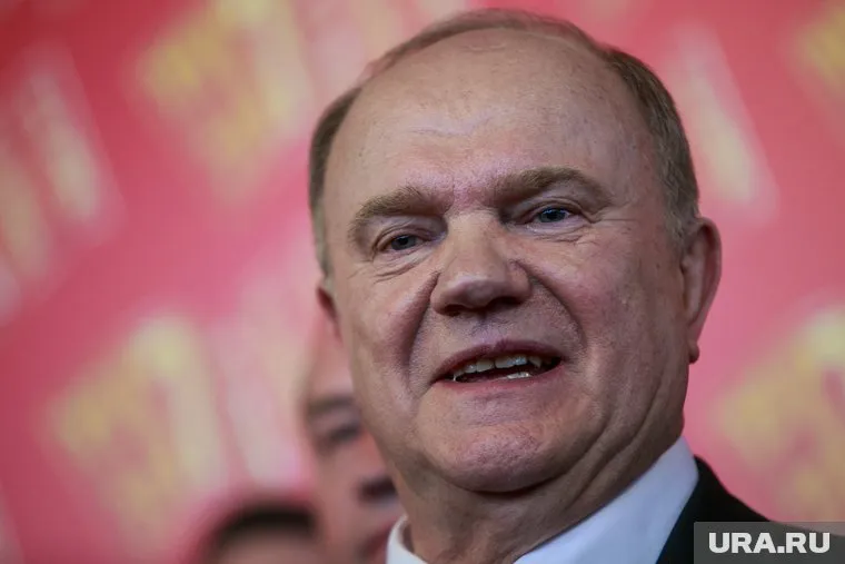 За это КПРФ сделает выходными годовщину революции и день присоединения Крыма