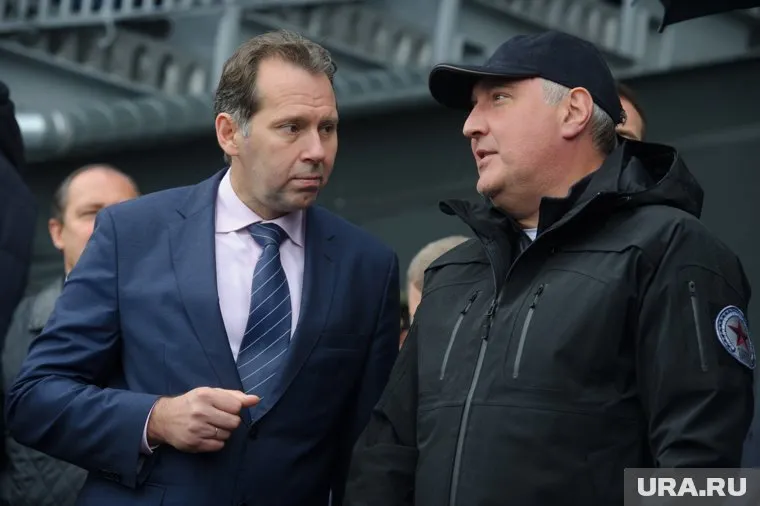 Вице-премьер (справа) ответил зоозащитникам