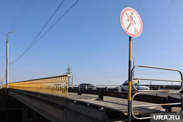 Движение на мосту по проспекту Маршала Голикова будет организовано сначала по левой части моста, а затем правой