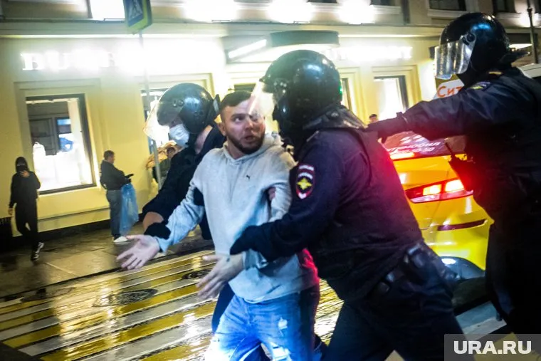 Депутаты хотят ужесточить наказание за неповиновение силовикам