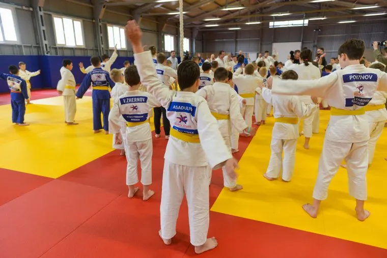 Открытие летнего спорткомплекса в детском оздоровительном лагере ЧЭМК. Челябинск 