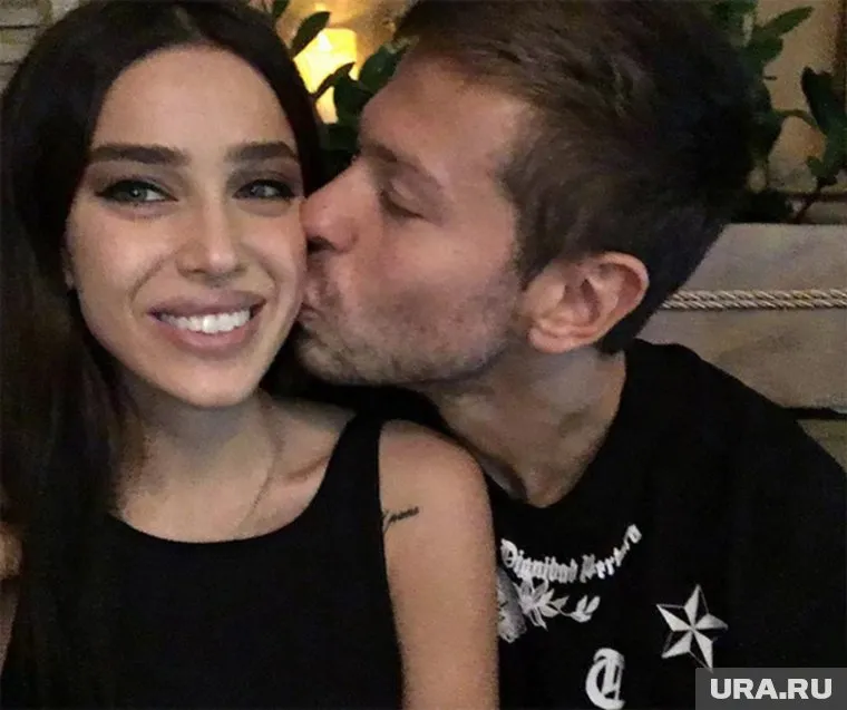 Пара часто делилась общими снимками в соцсетях, но после расставания все удалила