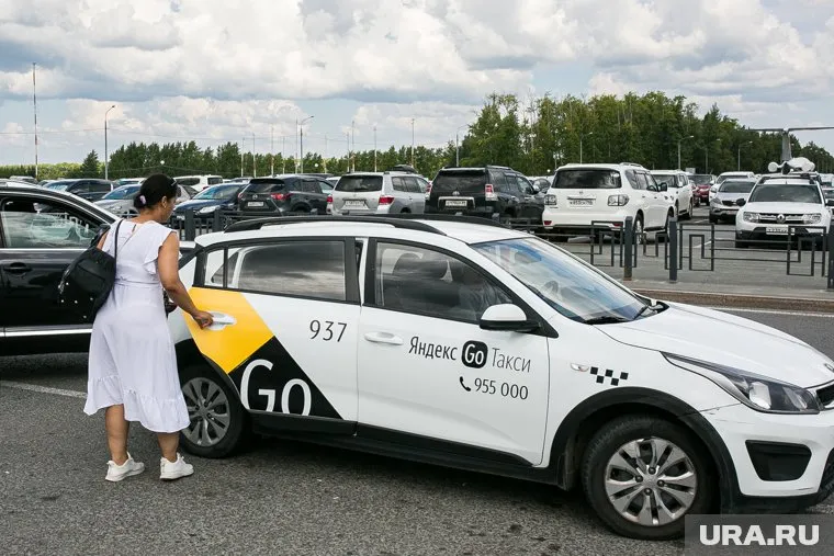 Женщина одалживала телефоны водителей, чтобы снимать «симки» (архивное фото)