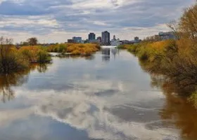 Уровень реки Тобол в Кургане вырос из-за осеннего паводка