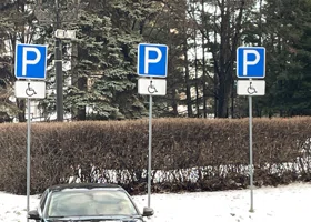 В Челябинске выделили дополнительные места для инвалидов