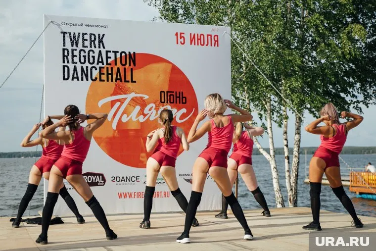 Блогер Яна Кэт планирует еще несколько откровенных перфомансов в Екатеринбурге