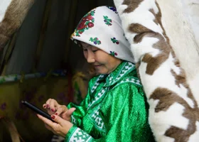 Власти ХМАО введут новые выплаты для коренных народов Севера при рождении детей