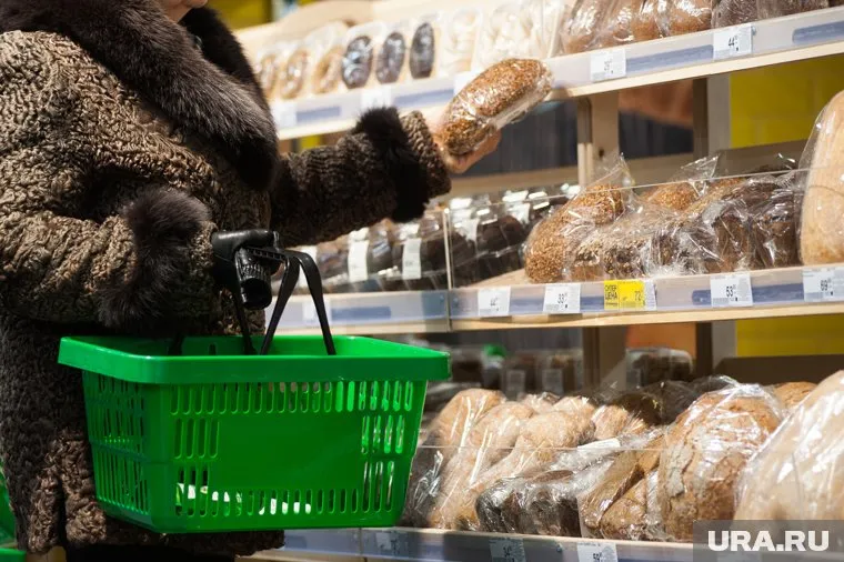 Житель Сургута рассказал, что купил хлеб с металлической запчастью в «Магните»