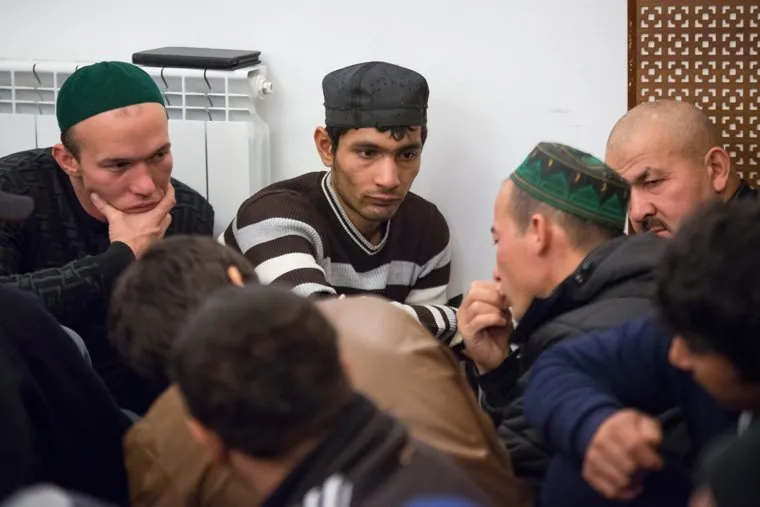 Курбан-байрам в Екатеринбурге, мечеть на  ул. Димитрова, 15., гастарбайтеры, трудовые мигранты, мусульмане