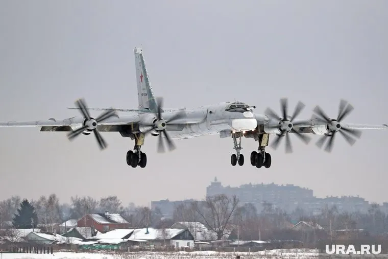 Российские самолеты дозаправились в небе над Тихим океаном