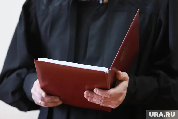 Суд на двоих дал россиянам 27 лет тюрьмы