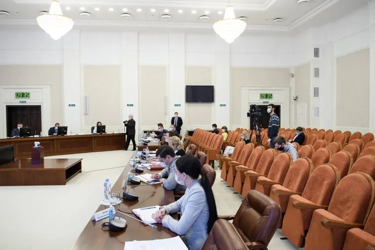 Совещание в полпредстве по распространению новой коронавирусной инфекции в УрФО. Екатеринбург