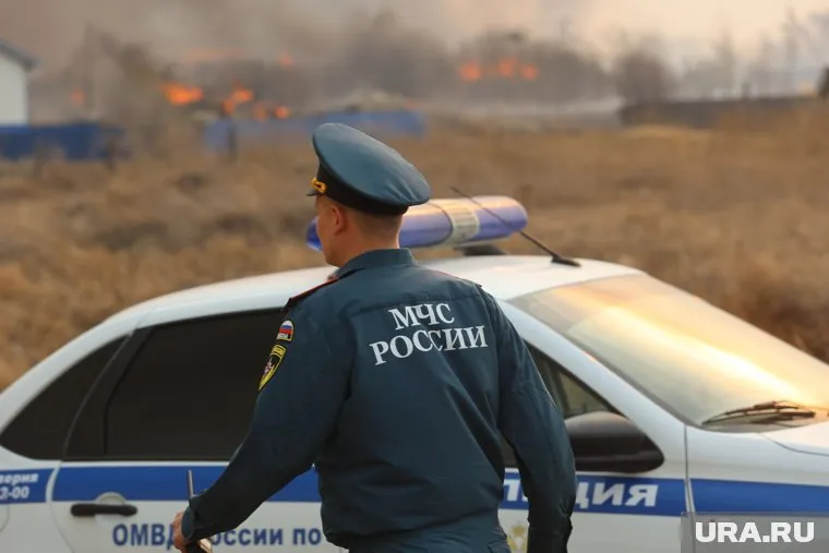 Специалисты разбираются в причинах ЧП (архивное фото)