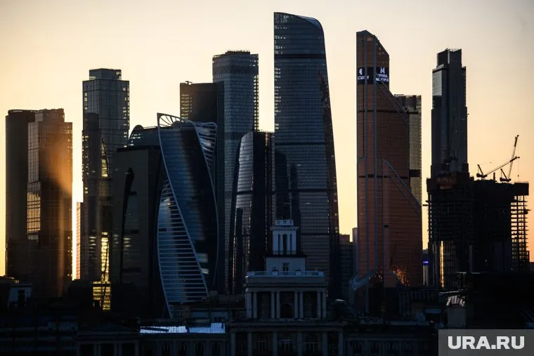 В БЦ нарушено остекление