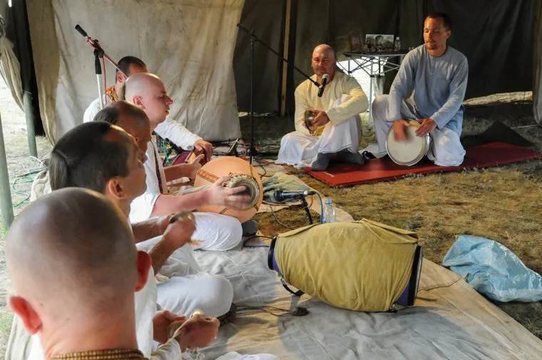 Аркаим. Архивные кадры 2010 года. Челябинская область, кришнаиты