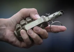 Депутат из ХМАО обезвредил растяжку в Мариуполе